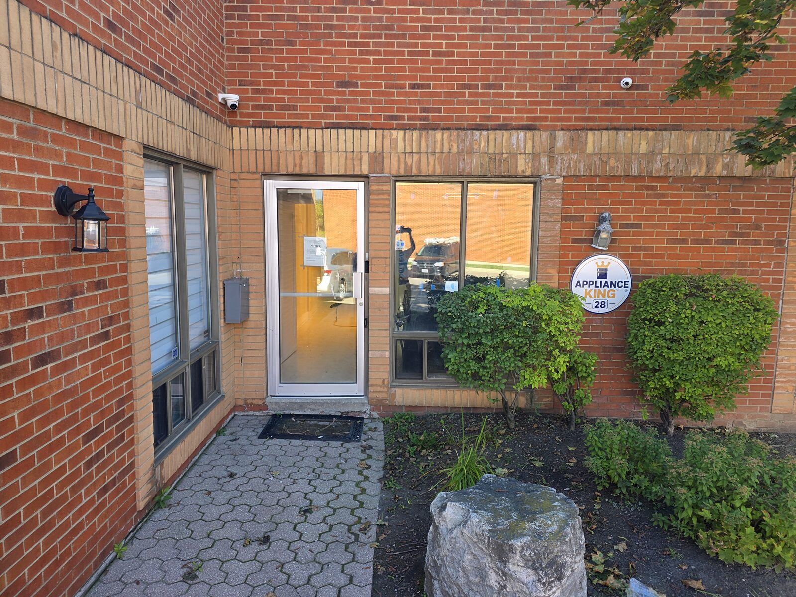 Entrance to the Appliance King showroom at Unit 28